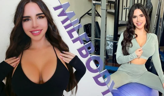 Сүт қосылған үлкен кеуделер